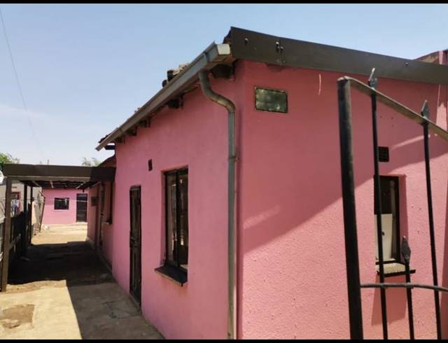 2 BEDROOM PROPERTY TO RENT IN JABAVU